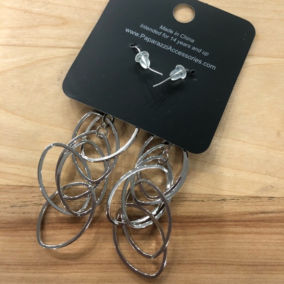 Tangle Tango Silver Oval Dangle Earrings Paparazzi - Picture 2 of 4